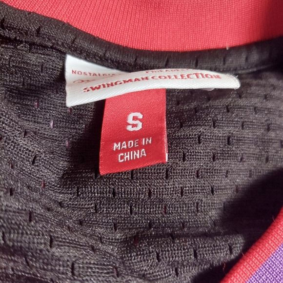 Toronto Raptors Vince Carters 99-00 Jersey - Picture 7 of 9